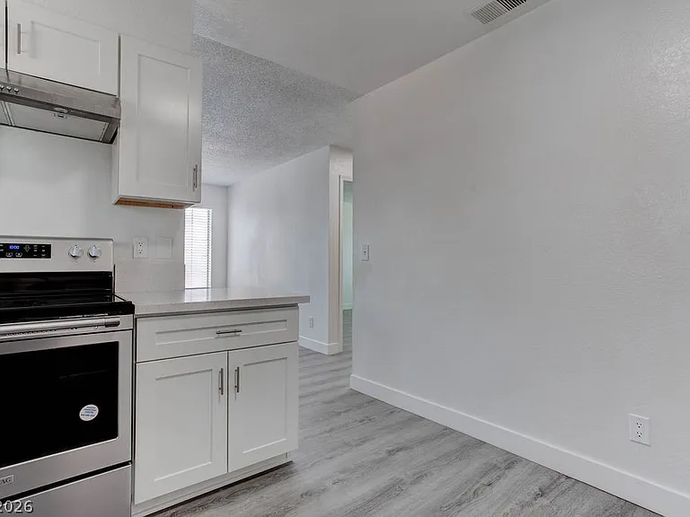 921 Snug Harbor St #D — Photo 10