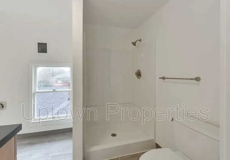 624 NW 22nd Ave #UPPER — Photo 10