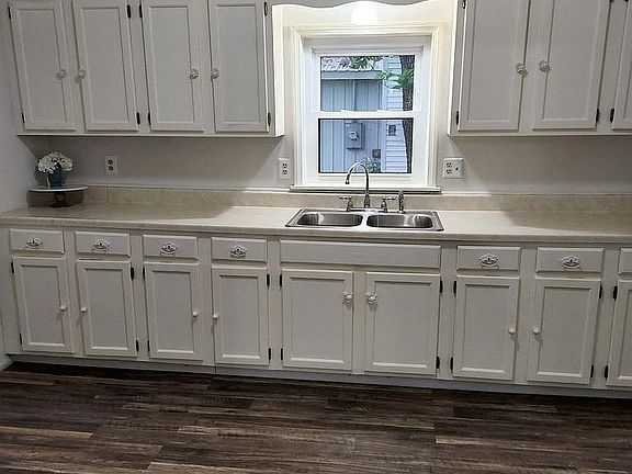 3rd image of 301 E 6th Ave