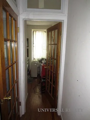 Rented by Universal Realty Group | media 29