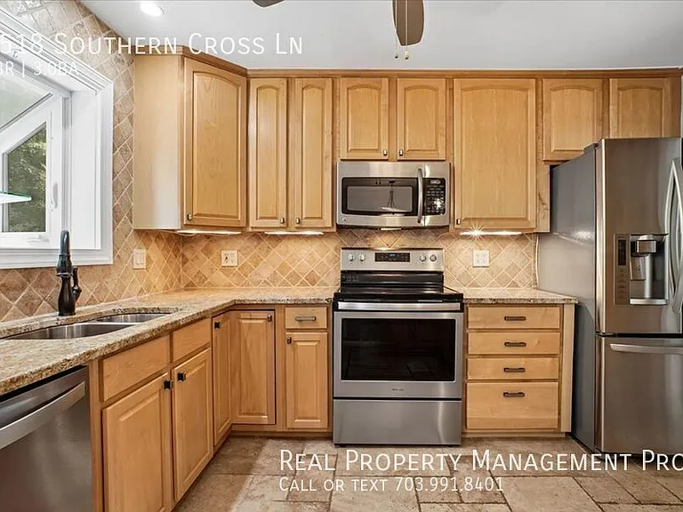 9518 Southern Cross Ln — Photo 11