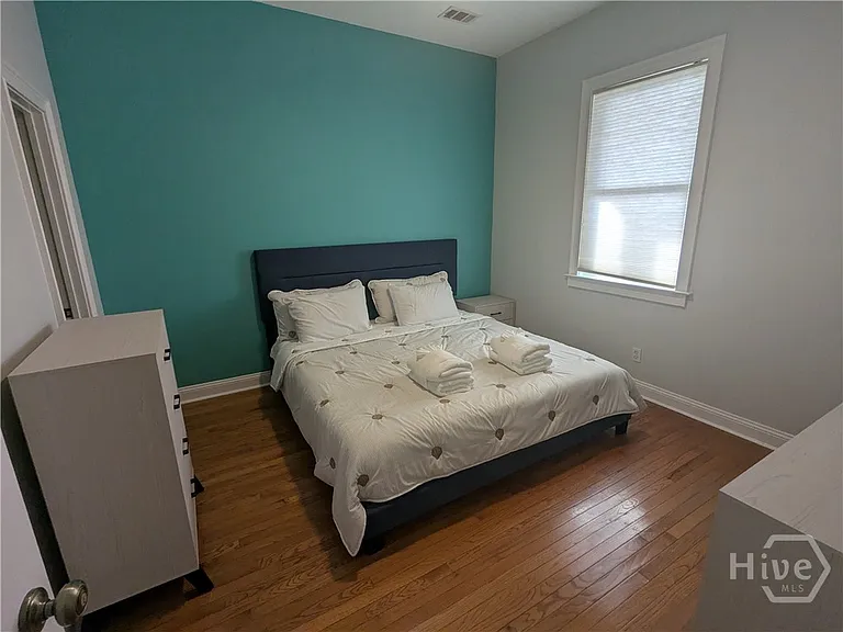 305 E Duffy St #A — Photo 8
