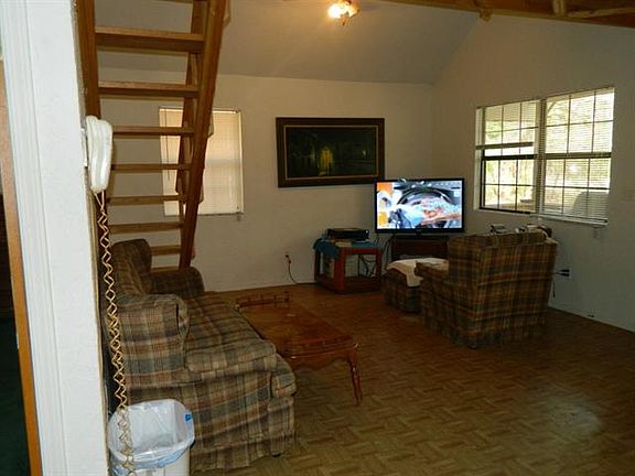 5th image of 280 Hilltop Dr