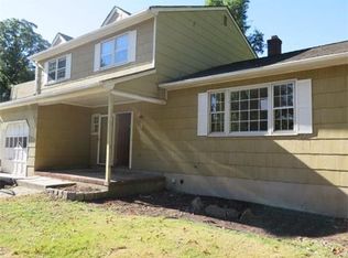 3 Townsley Ct, Edison, NJ 08837