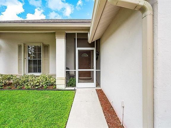 4th image of 3598 Woods Walk Blvd