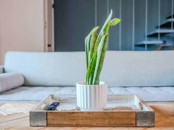 1302 E Maryland Ave UNIT 6