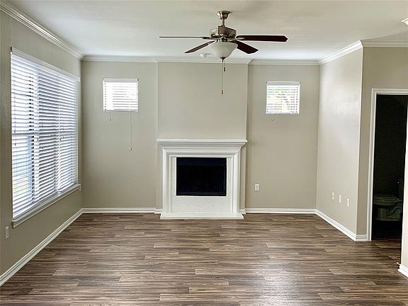 3rd image of 2725 Stone Oak Dr