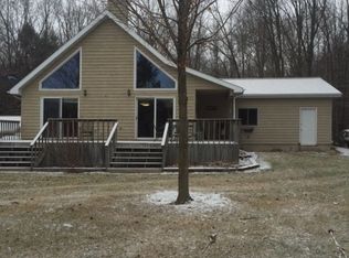 W11957 Angle Rd, Marion, WI 54950
