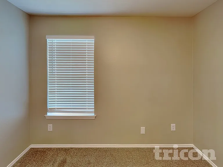 1563 Nottingham Dr — Photo 14
