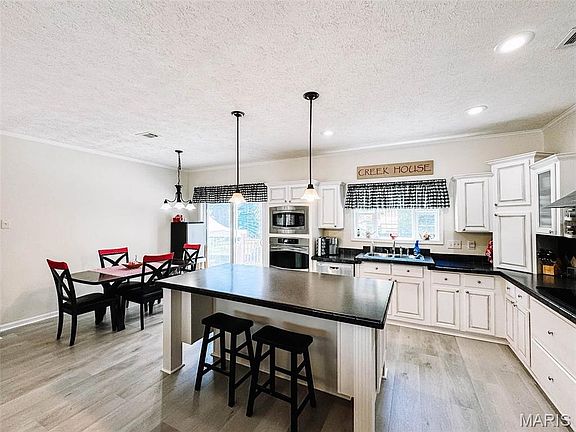4th image of 44513 Willow Ln