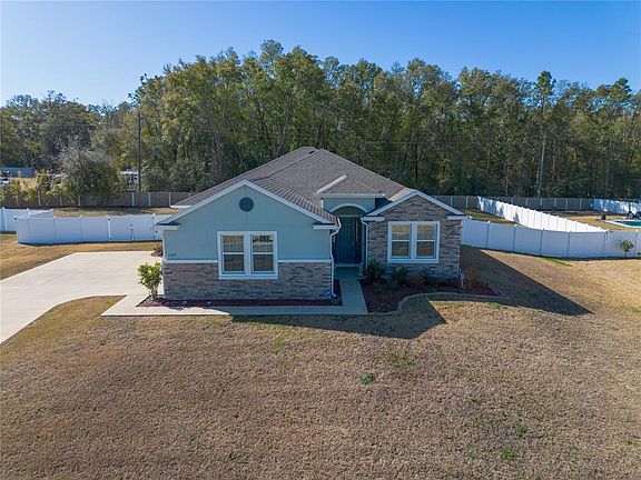 3rd image of 1320 SE 63rd Court Rd