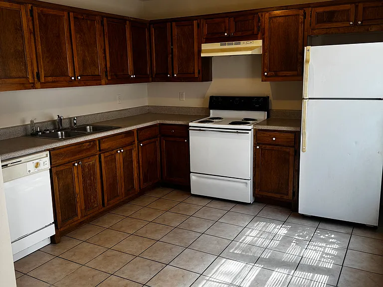 3509 Vista Trl #D — Photo 2