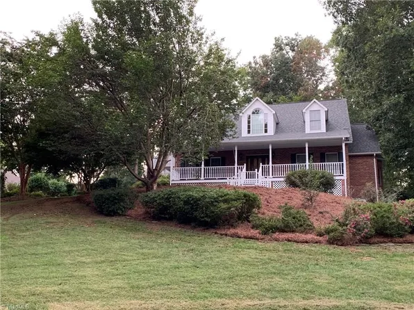 285 S Oakwoods Trce, Wilkesboro, NC 28697