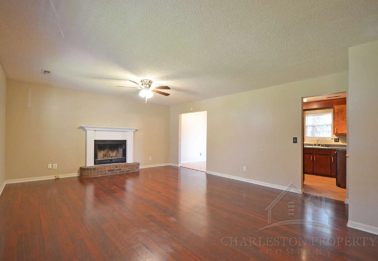 4 bed, 2.5 bath, 1695 sqft, $2,500 — Photo 3