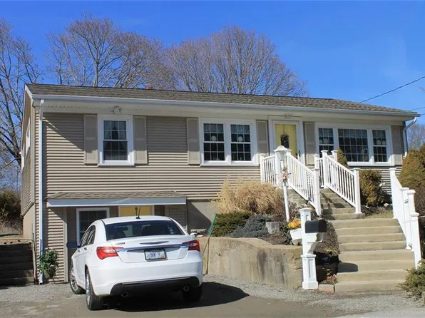 8 Vincenzo Dr, West Warwick, RI 02893
