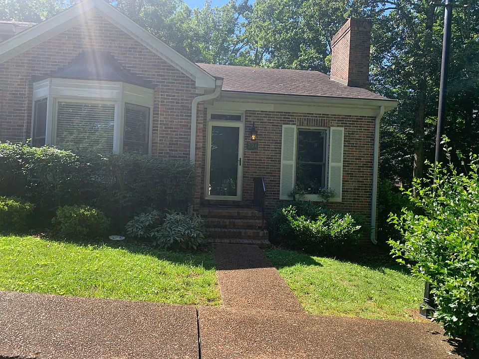 396 Hermitage Ave