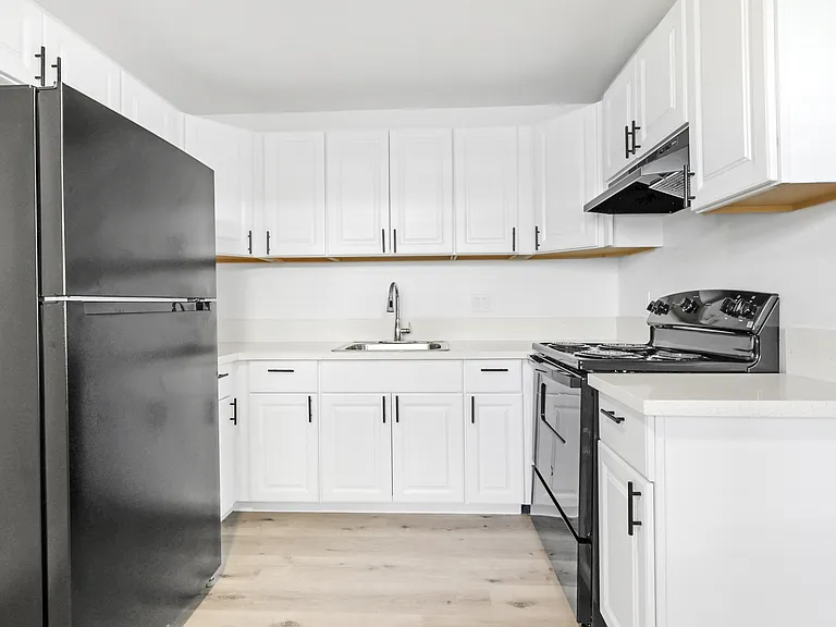 Shelfield Apartments — Photo 21