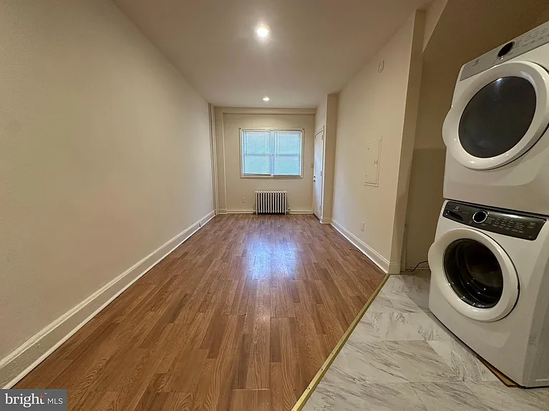2611 E Thompson St #1 — Photo 4