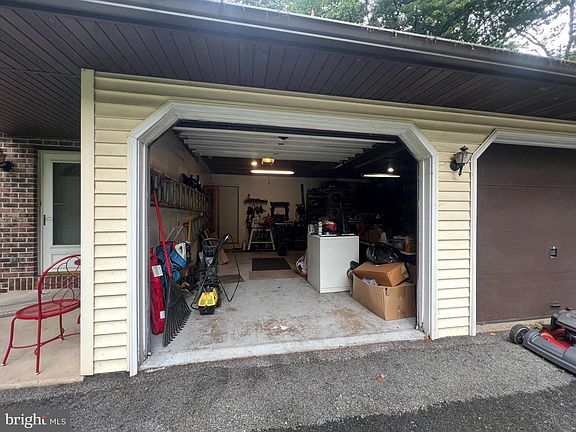 5th image of 162 Stitzer Rd