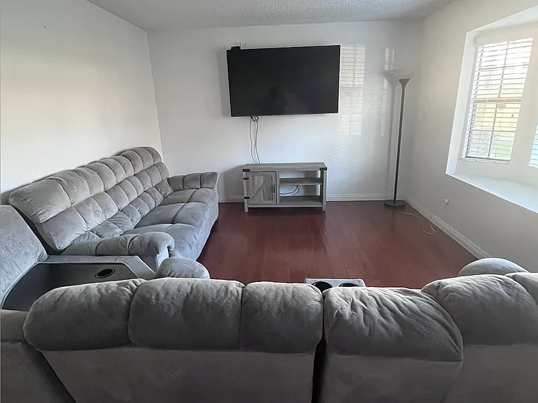 4195 Kingsley St #36 — Photo 13