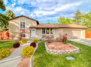 837 E Chariot Dr, Sandy, UT 84094