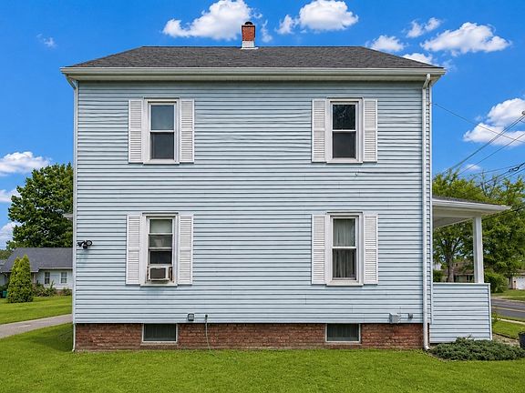 5th image of 466 E Main St