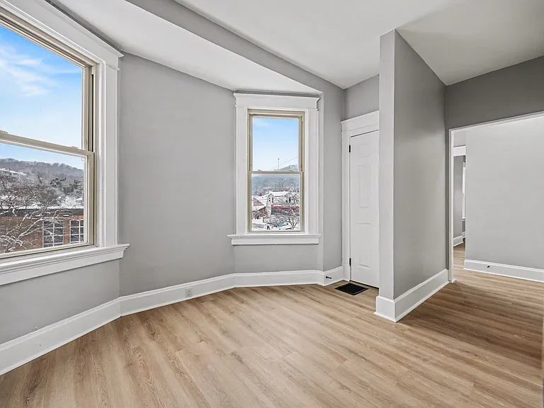 417 W 19th St #2 — Photo 11