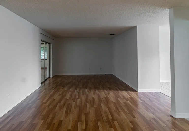 10502 Linger Ln — Photo 6