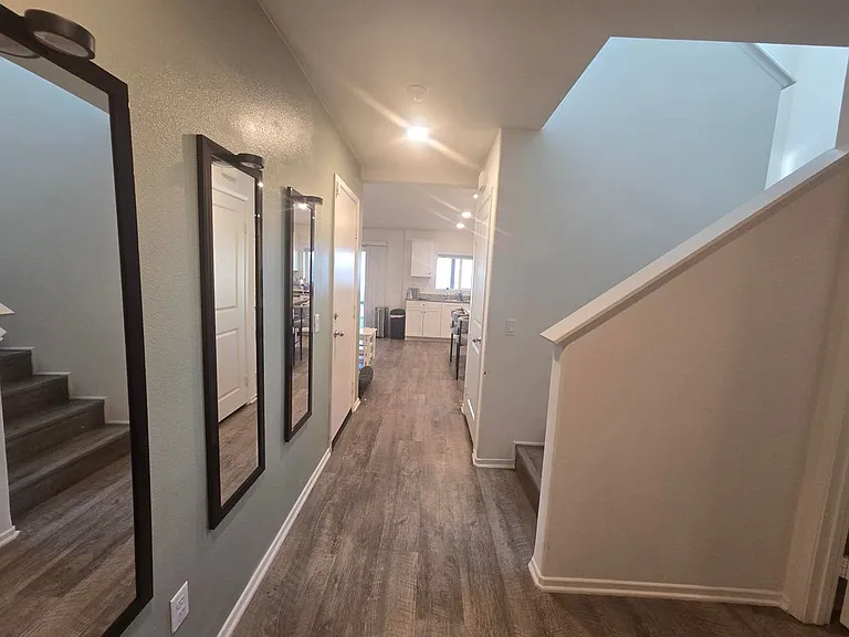 1231 Memorial Ave — Photo 5