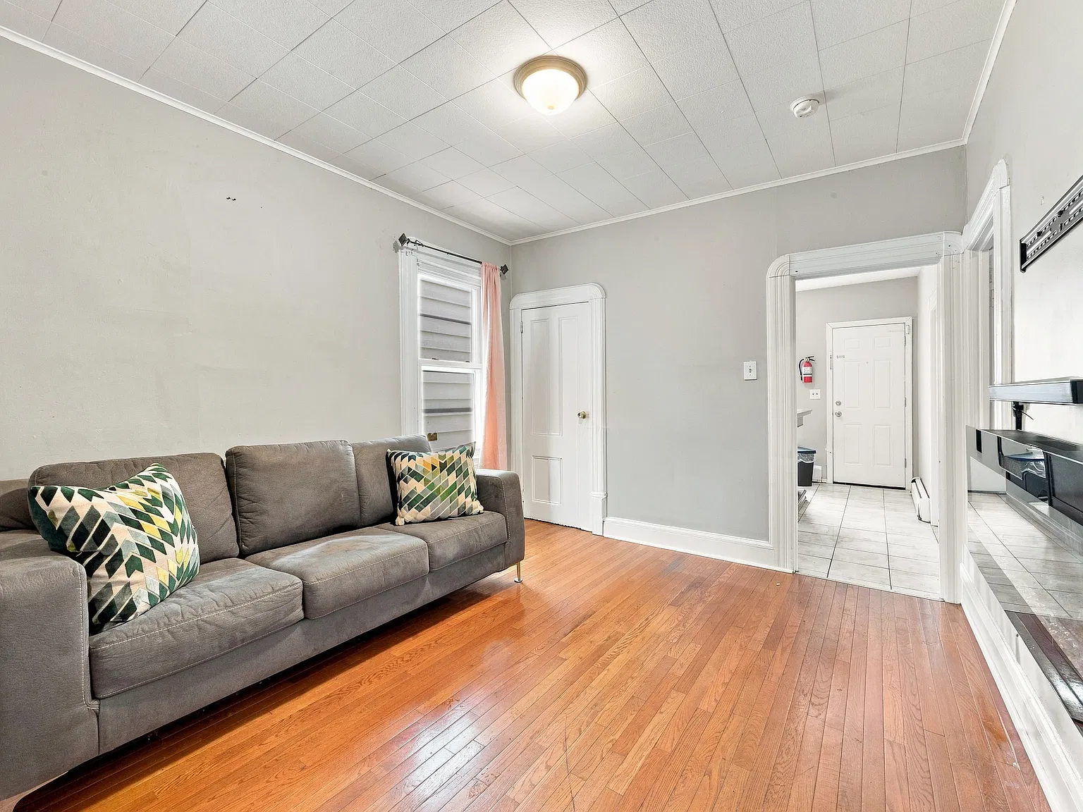 2 bed, 800 sqft, $1,800 — Photo 3
