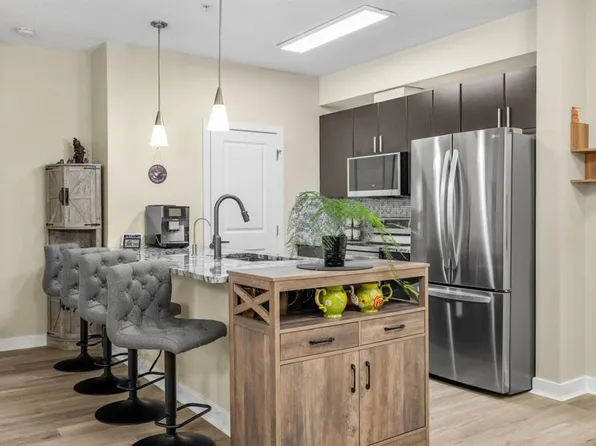 11 N Millrise Dr SW #125, Calgary, AB T2Y 0K7