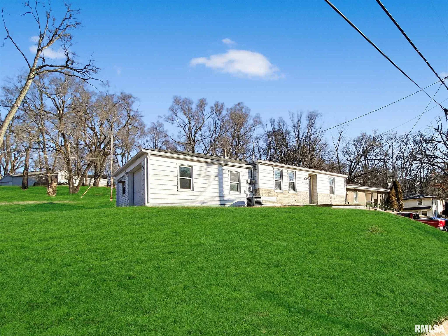 149 Maywood Ave photo 1