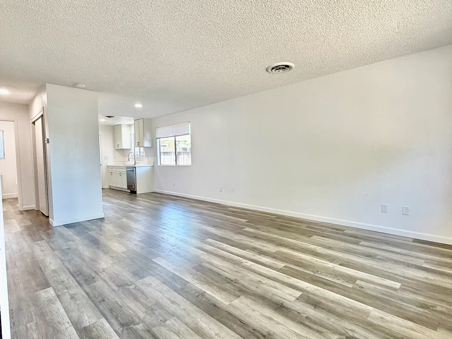 2 bed, 850 sqft, $1,850 — Photo 3