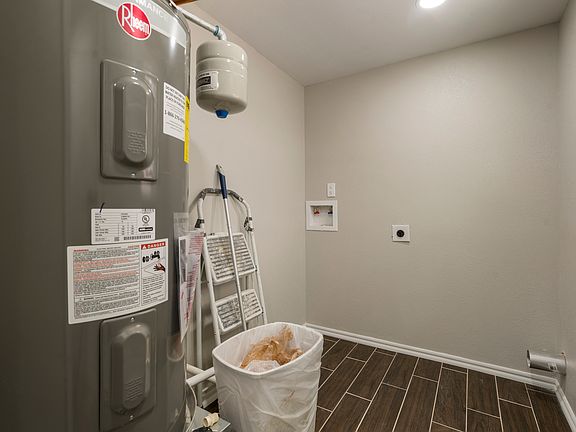 5th image of 2032 E Xyler St