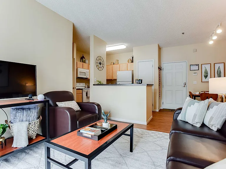 308_University Commons_Interior_Living Room_01_web