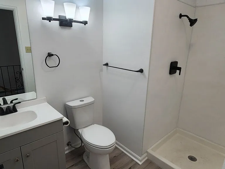 148 Douglas Ln — Photo 12