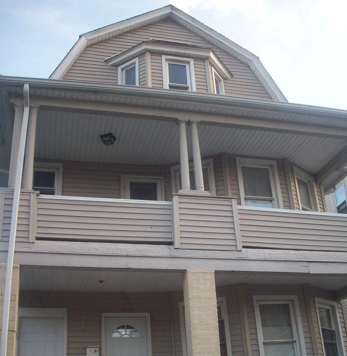 2 bed, 900 sqft, $1,400 — Photo 1