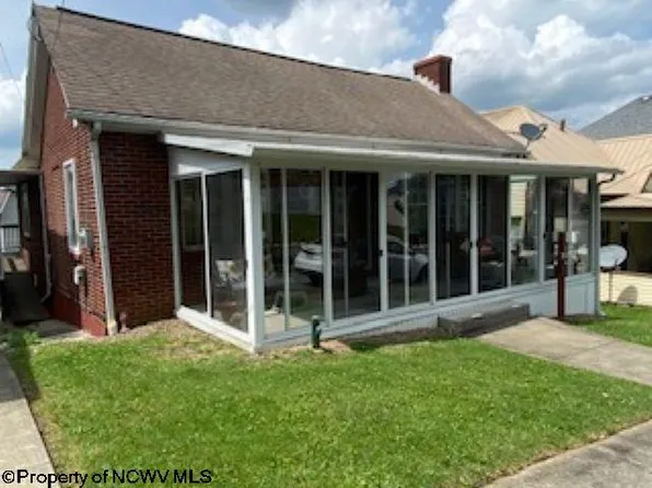 310 Hedge St, Clarksburg, WV 26301