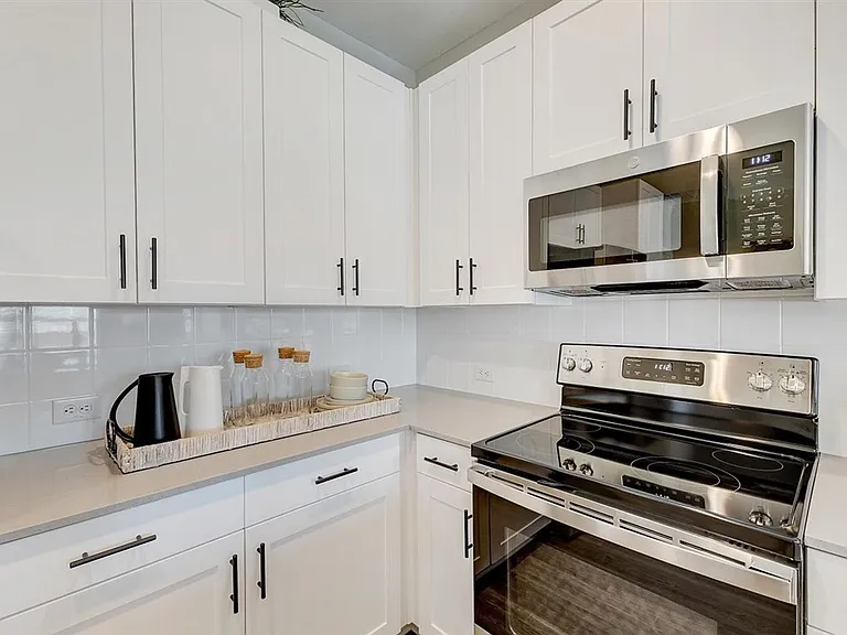 Carmel Villas — Photo 94
