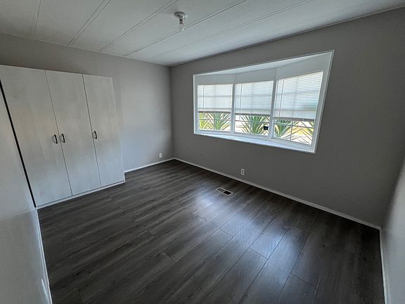 3rd image of 15-2580 SE 1st Ave #15