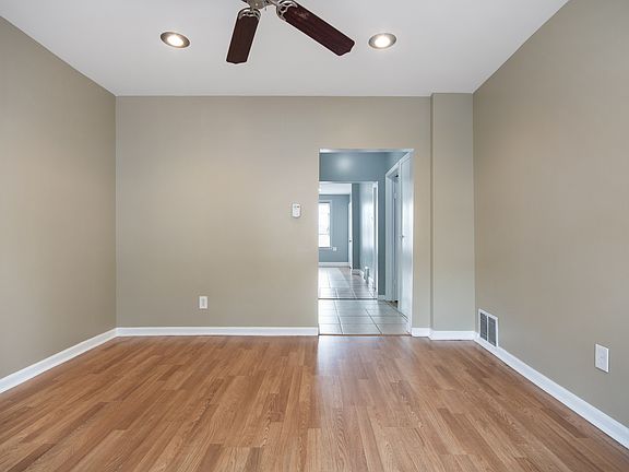 5th image of 5016 S Damen Ave