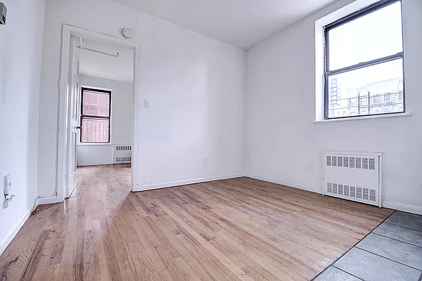 Rented by Urbane Brokerage | media 9