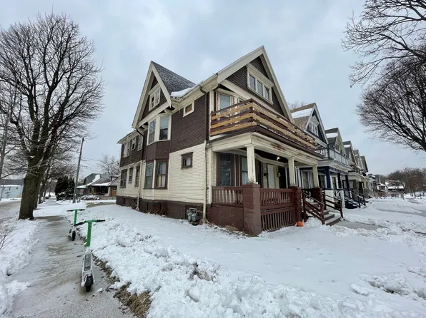 3401 N 24th St #3403, Milwaukee, WI 53206