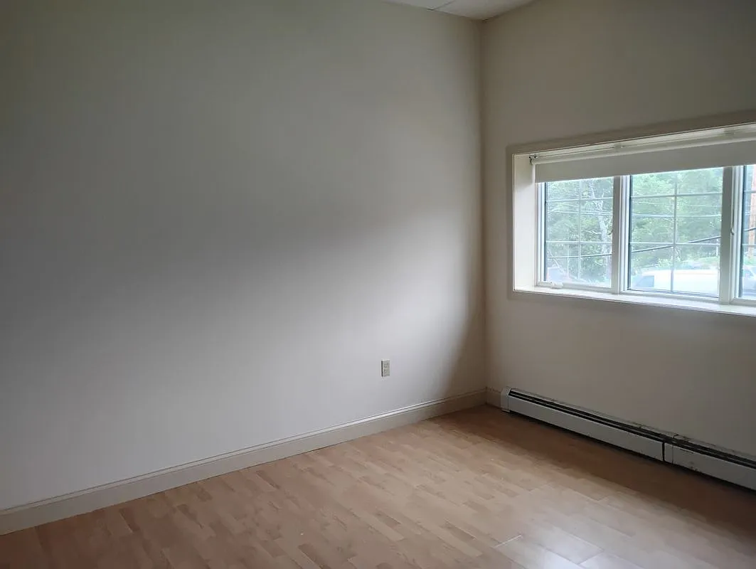 3 bed, 1.5 bath, 1500 sqft, $2,400 — Photo 3