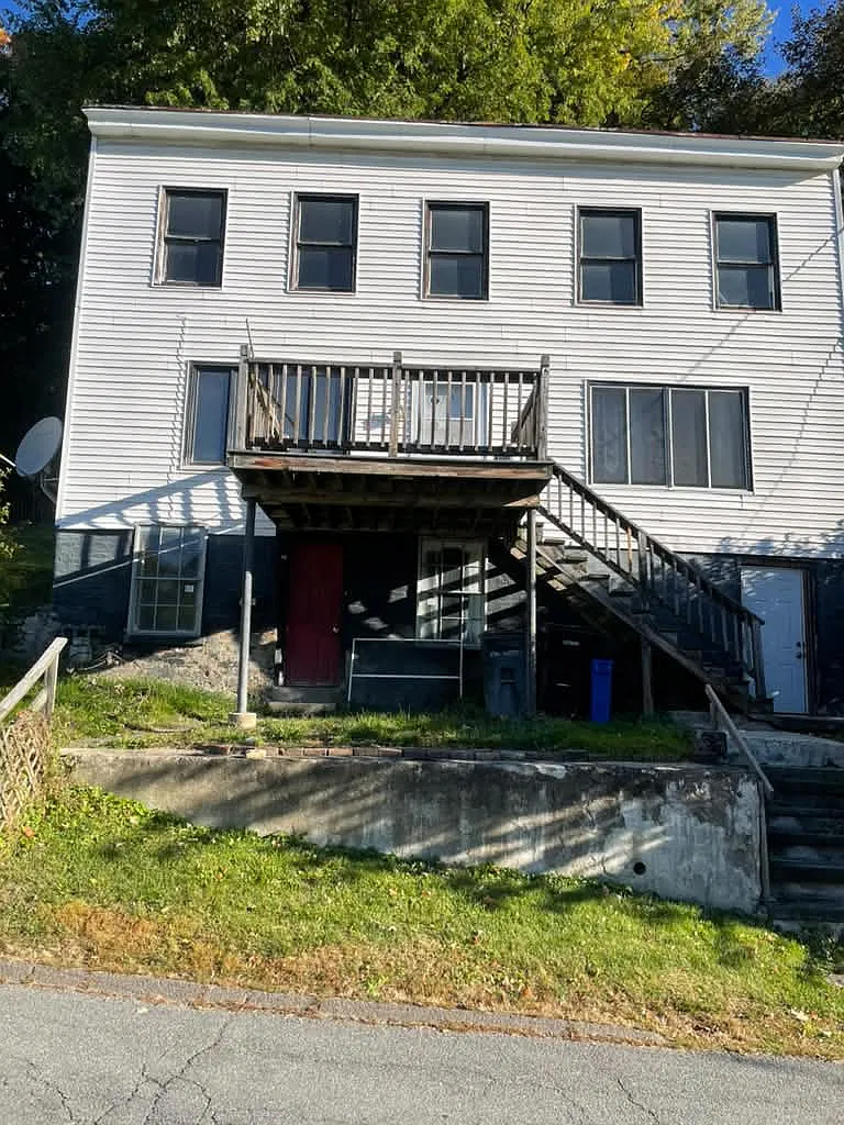 5 bed, 1.5 bath, 1800 sqft, $2,290 — Photo 1
