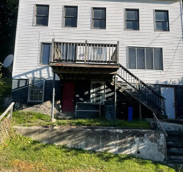 9 Erie St