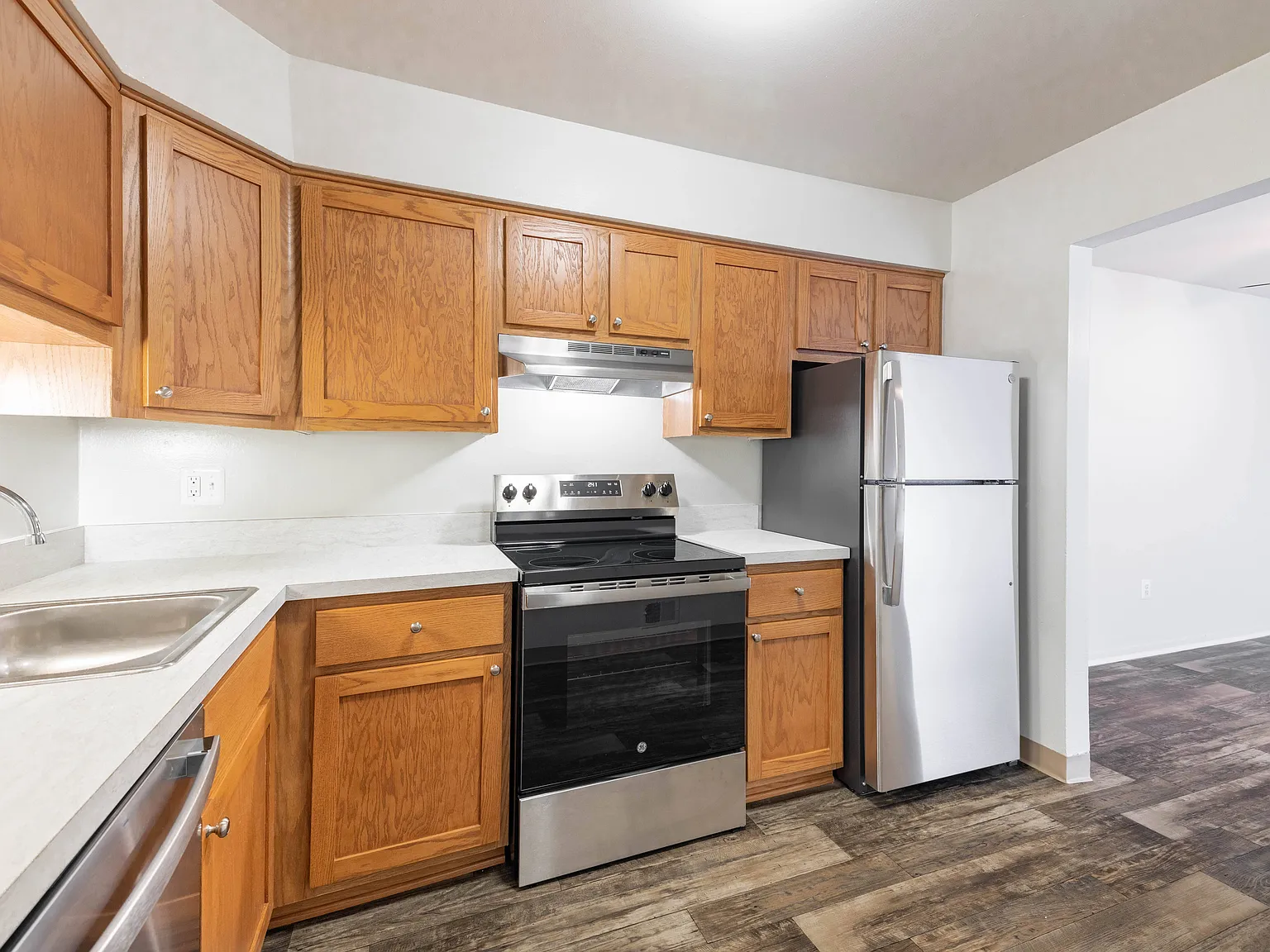 Waynewood Apartments — Photo 4