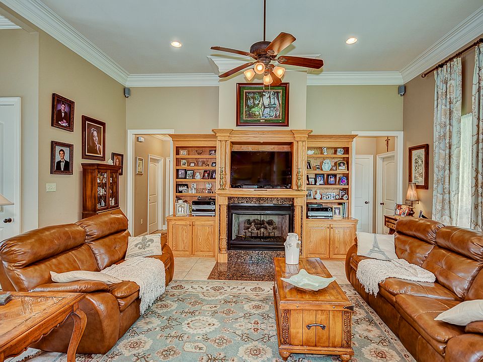 1st image of 7063 Lakecrest Dr