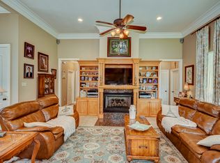 7063 Lakecrest Dr, Zachary, LA 70791