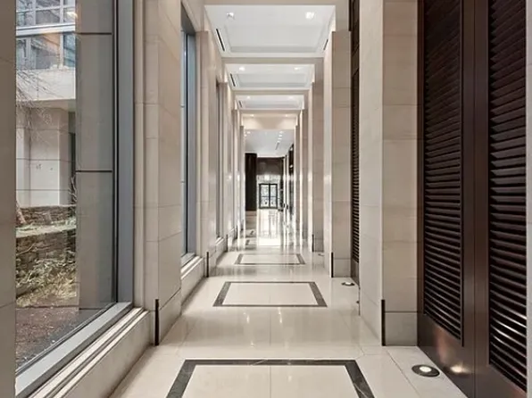 80 Riverside Boulevard image 12 of 14